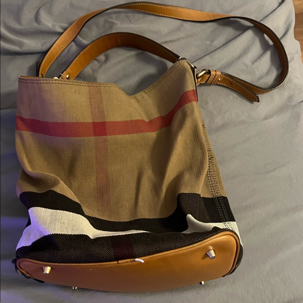 Burberry Vintage purse *Authentic*